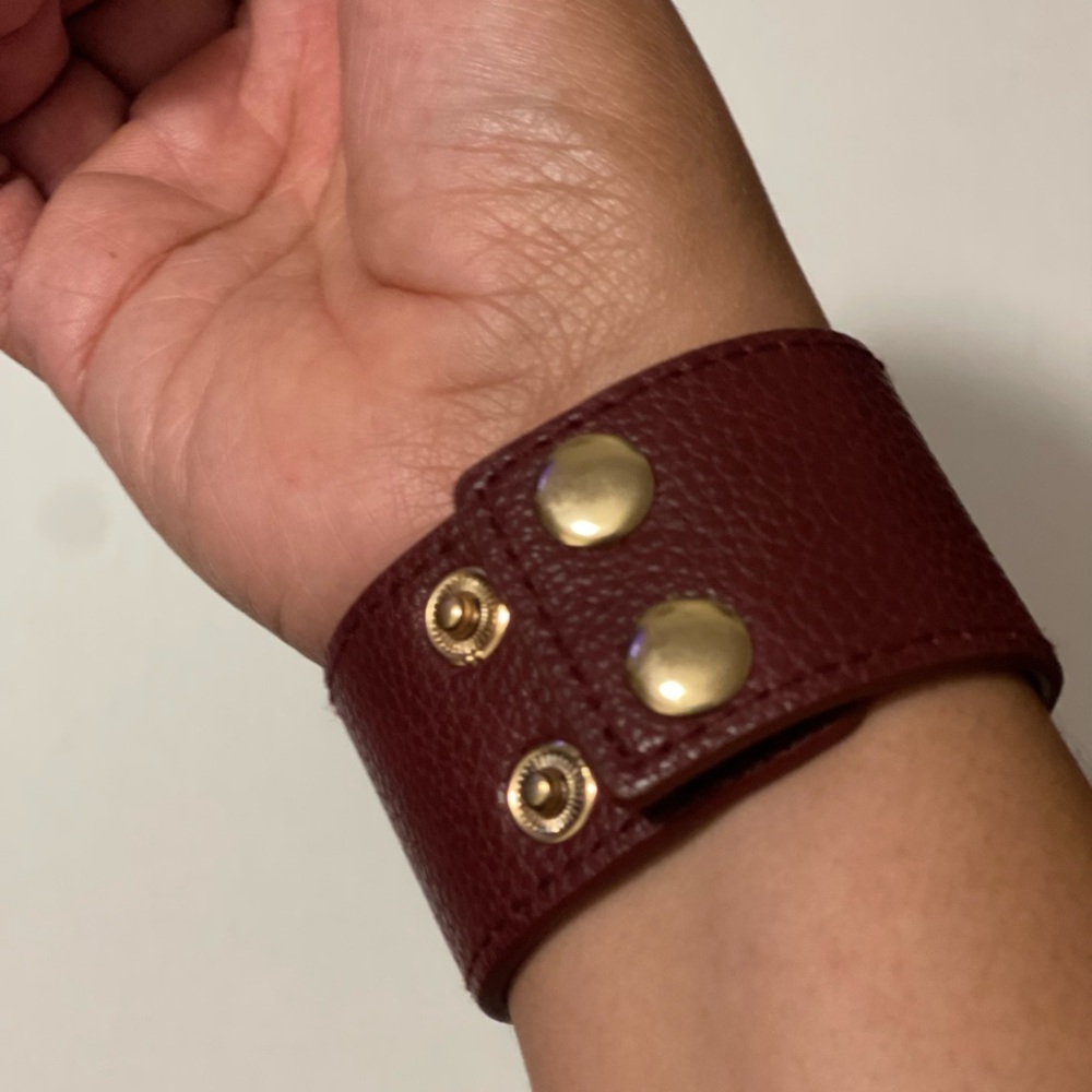 Adjustable Snap Designer Cuff - Picture 3 of 4
